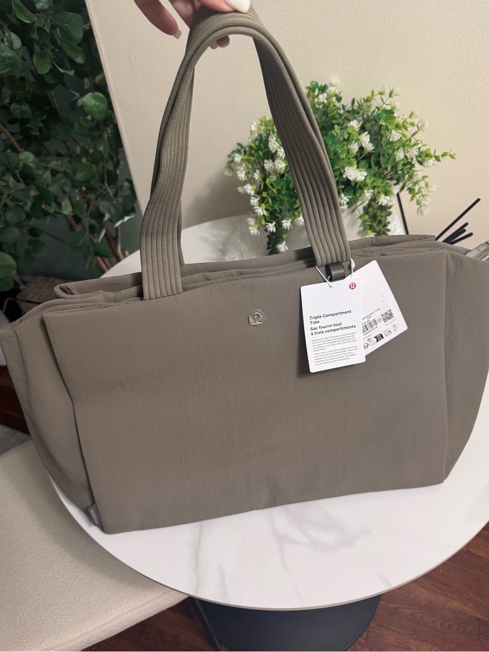 NWT lululemon Triple Compartment Tote Bag 18L 🤎